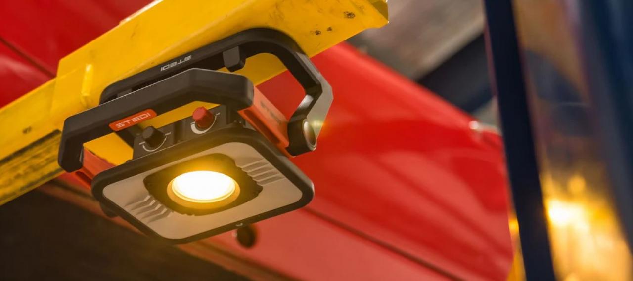 STEDI T3000 LED Arbeits- & Camping Lampe